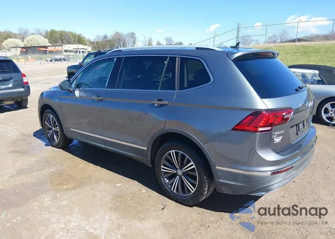 2018 Volkswagen Tiguan 2.0T Se/2.0T Sel z USA, uszkodzony, nr VIN 3VV2B7AXXJM062187